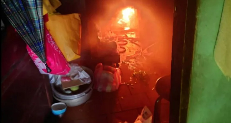 電熱鍋油污太重，導致火災發(fā)生